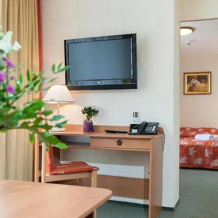 Hotel Gromada 3*