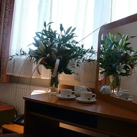 Gromada بوزنان