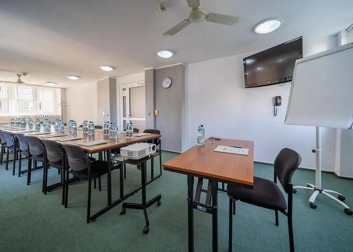 Gromada Stadion بوزنان