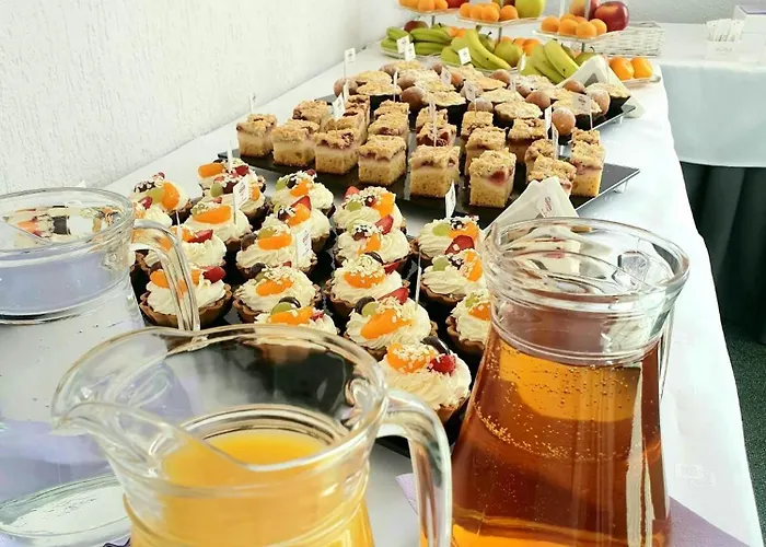 Gromada Stadion بوزنان