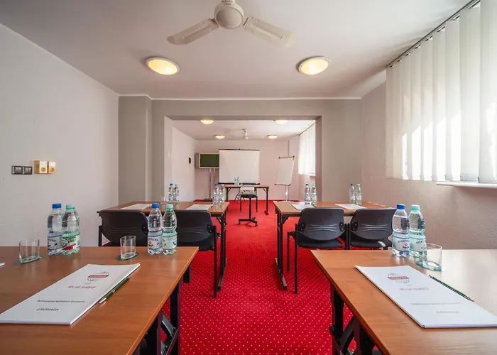 Gromada Stadion 3* بوزنان