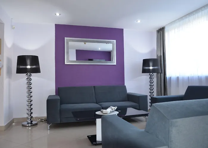 Gromada Stadion 3* بوزنان