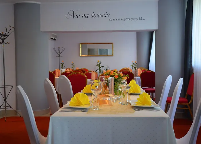 Gromada Stadion מלון 3*