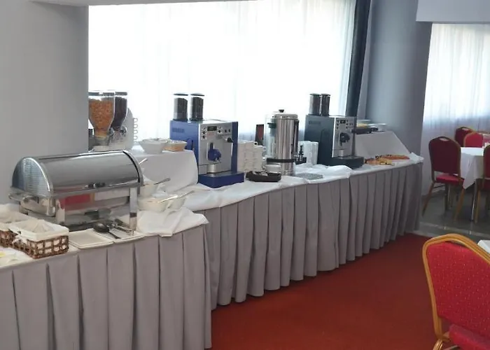 Gromada Stadion 3* بوزنان