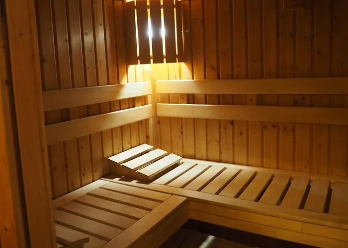 Gromada Stadion فندق 3*